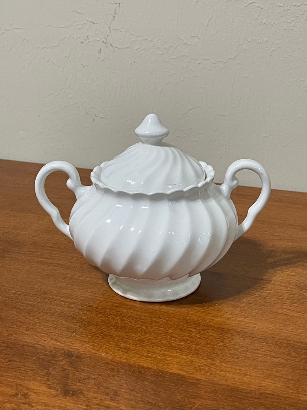 Johnson Brothers Regency Snowhite Pattern Sugar Bowl Swirl Made England Vintage - Picture 12 of 13